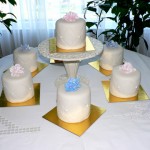 0007 Diamonds and flowers mini cakes