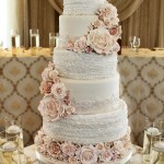 Ruffles and a lot of roses - Maneli cake small